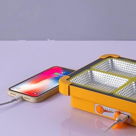 Refletor Led Solar Impermeavel com Powerbank Embutido Refletor Led Solar Impermeavel com Powerbank Embutido Importe Go 